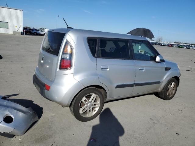 2010 KIA Soul +