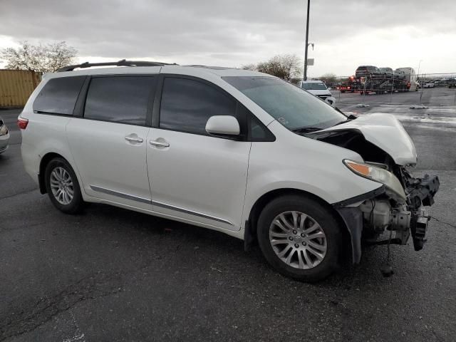 2015 Toyota Sienna XLE