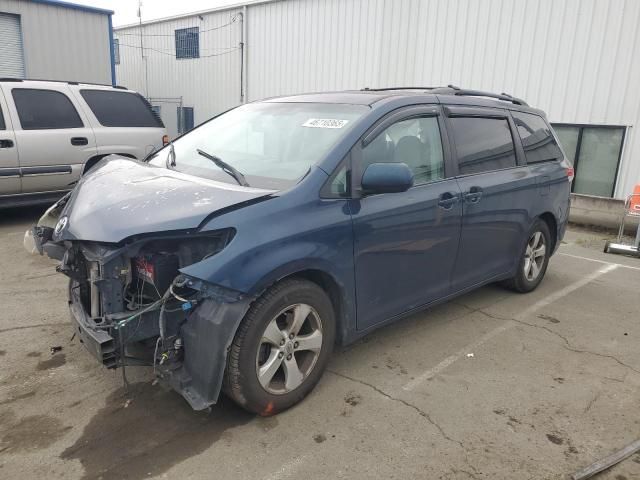 2011 Toyota Sienna LE