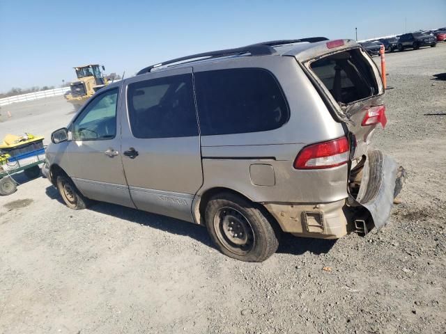 2001 Toyota Sienna LE