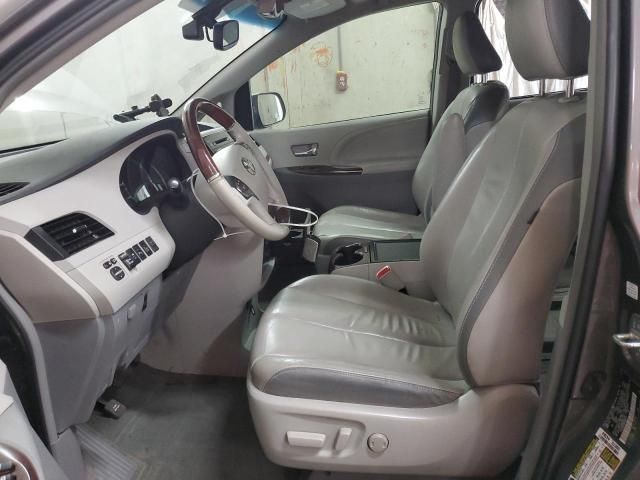 2013 Toyota Sienna XLE