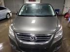 2010 Volkswagen Routan SE