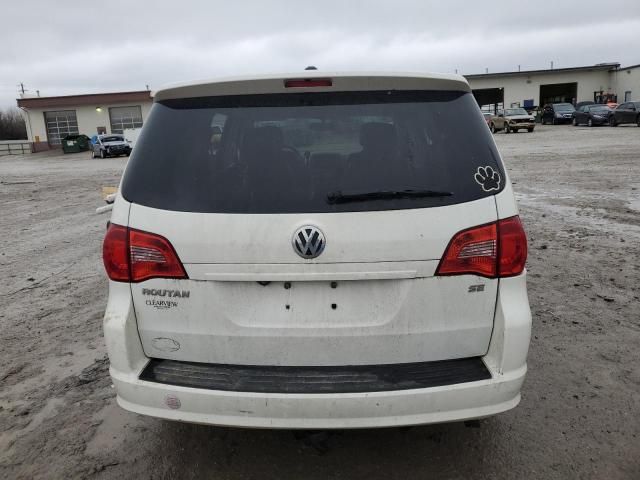 2010 Volkswagen Routan SE