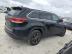 2017 Toyota Highlander SE