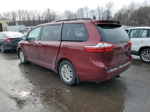 2017 Toyota Sienna XLE