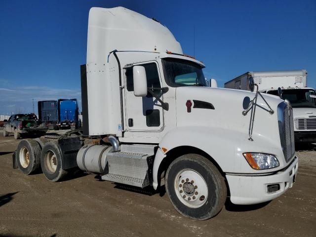 2013 Kenworth T660 Semi Truck