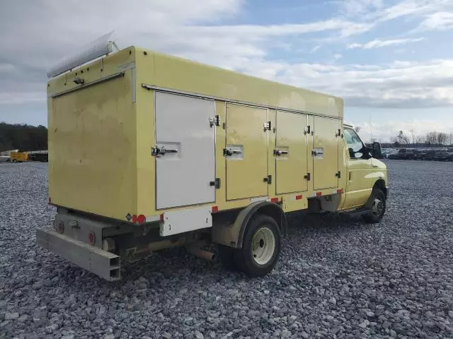 2018 Ford Econoline E450 Super Duty Cutaway Van