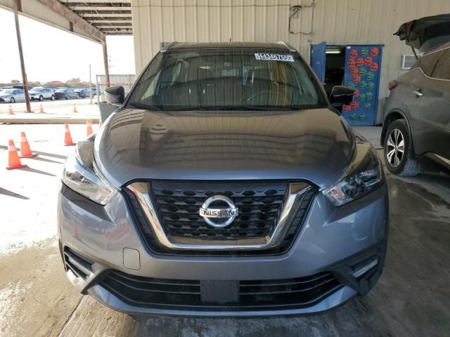 2020 Nissan Kicks SR