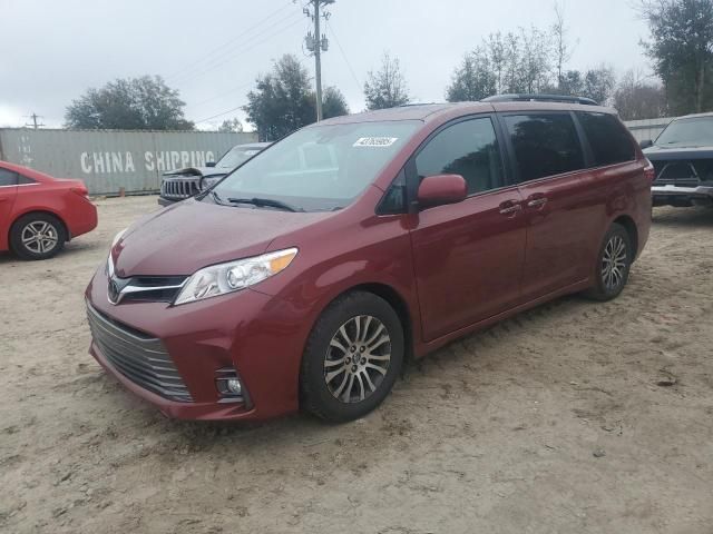 2019 Toyota Sienna XLE