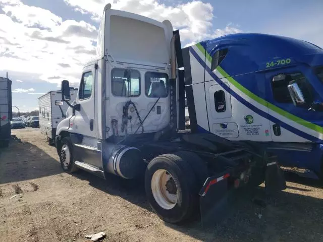 2015 Freightliner Cascadia 125