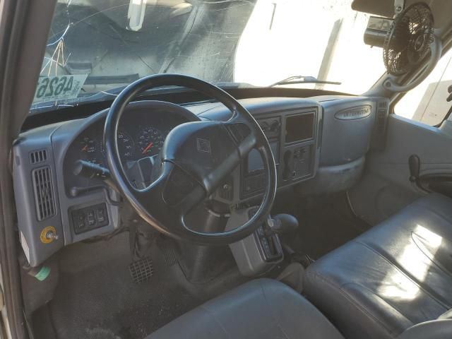 2004 International 4000