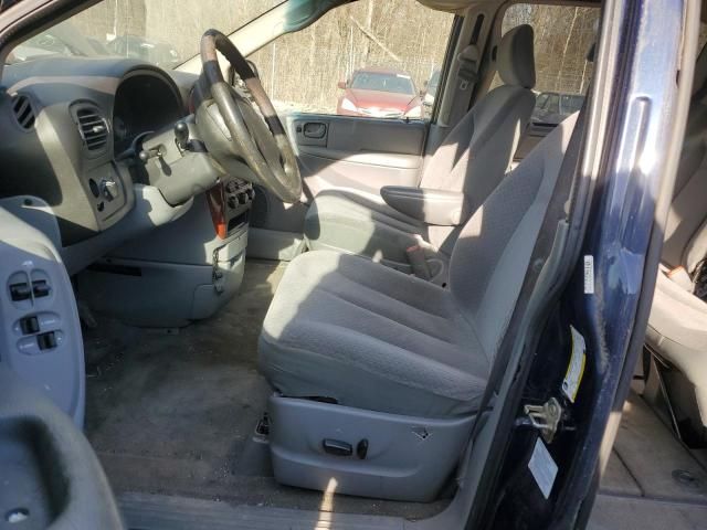 2005 Chrysler Town & Country LX