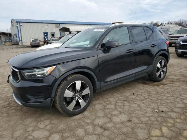 2020 Volvo XC40 T5 Momentum