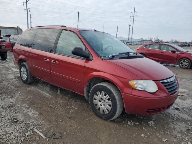 2006 Chrysler Town & Country LX