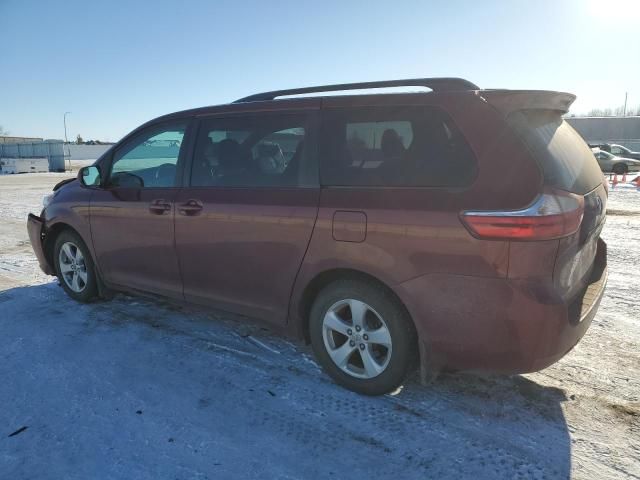 2015 Toyota Sienna LE