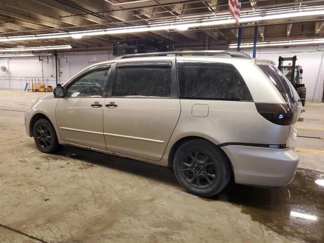 2005 Toyota Sienna XLE