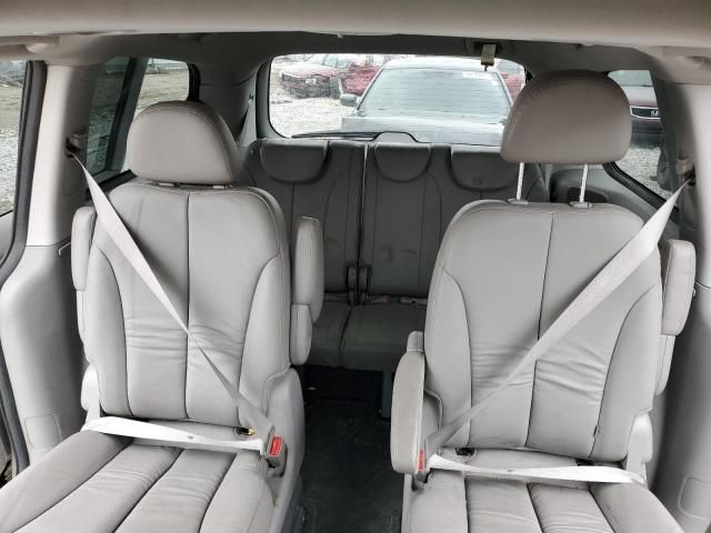 2012 KIA Sedona EX