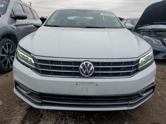 2016 Volkswagen Passat SEL