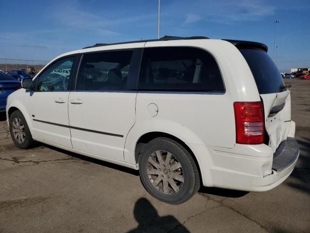 2009 Chrysler Town & Country Touring