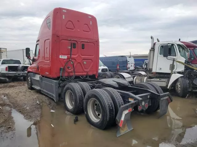 2016 Freightliner Cascadia Semi Truck