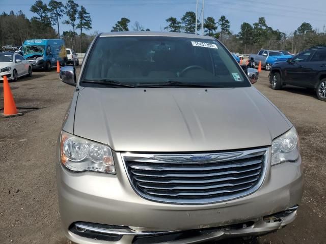 2013 Chrysler Town & Country Touring L