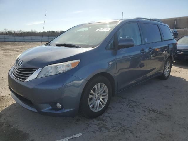 2013 Toyota Sienna XLE