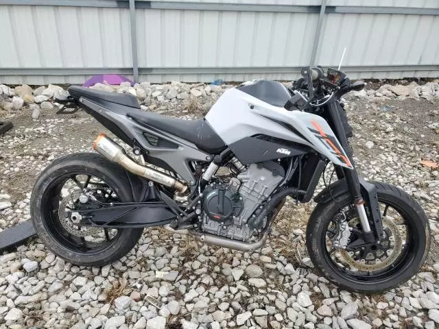 2024 KTM 790 Duke