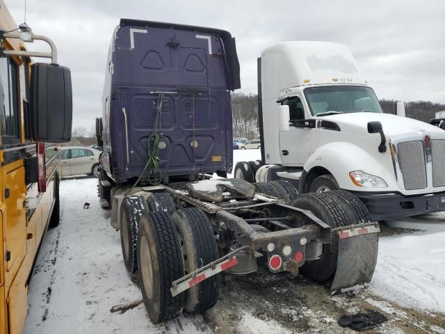 2015 Freightliner Cascadia 113