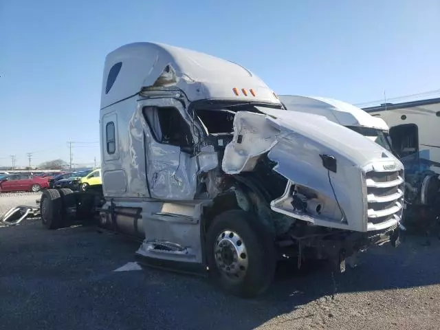 2024 Freightliner Cascadia 126