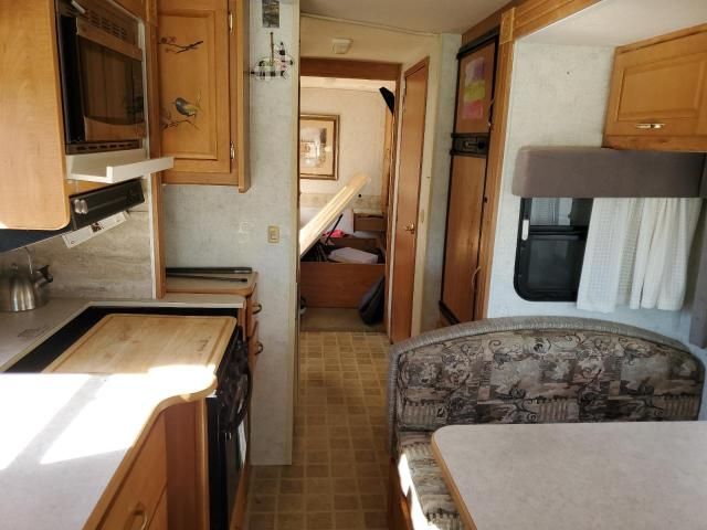 2005 Itasco 2005 Workhorse Custom Chassis Motorhome Chassis W2