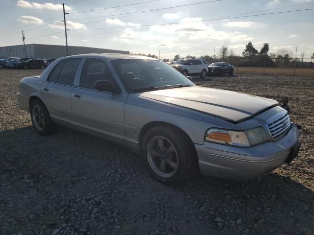 2004 Ford Crown Victoria LX