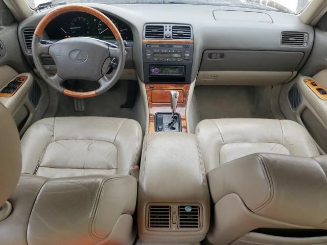 2000 Lexus LS 400