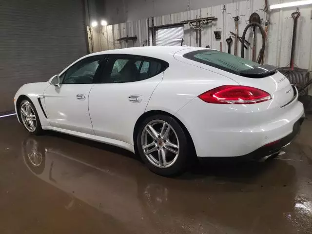 2016 Porsche Panamera 2