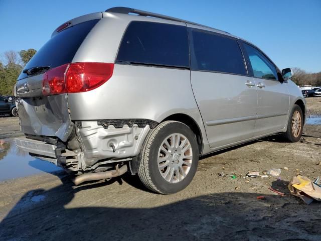 2010 Toyota Sienna XLE