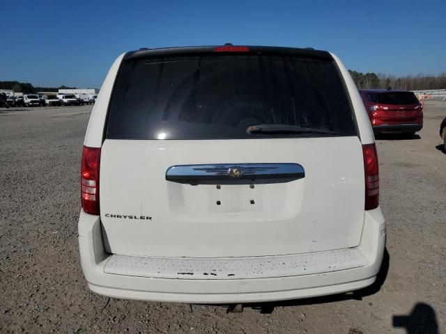 2010 Chrysler Town & Country LX