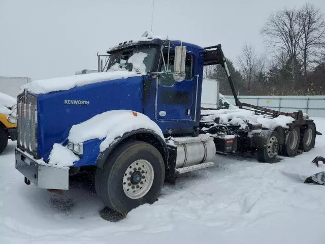 2014 Kenworth Construction T800