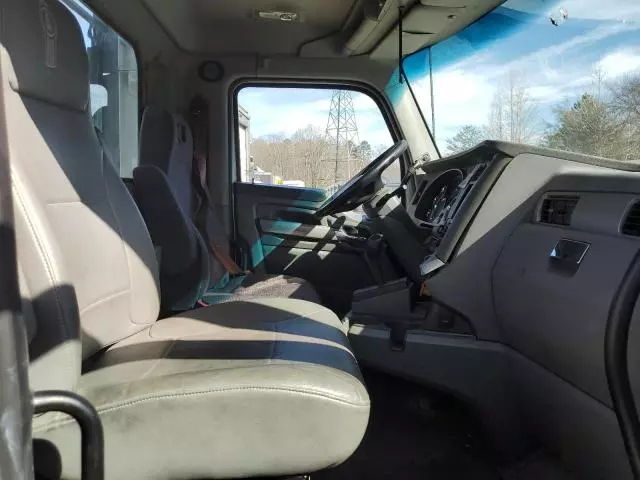 2015 Kenworth Construction T680