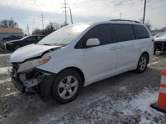 2013 Toyota Sienna LE