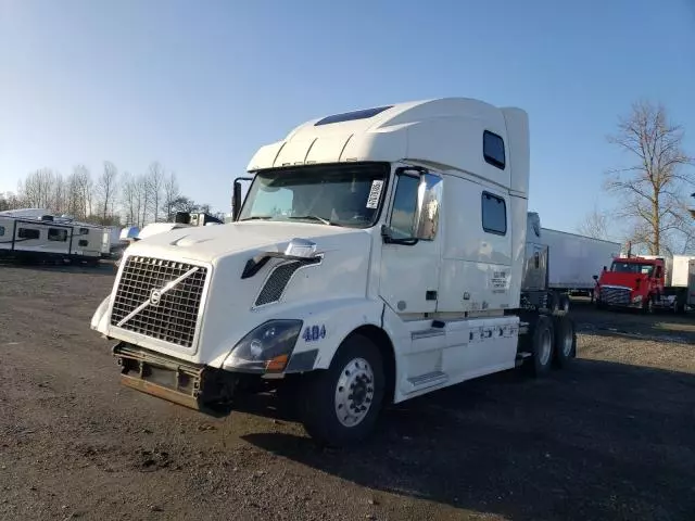 2009 Volvo VN Semi Truck