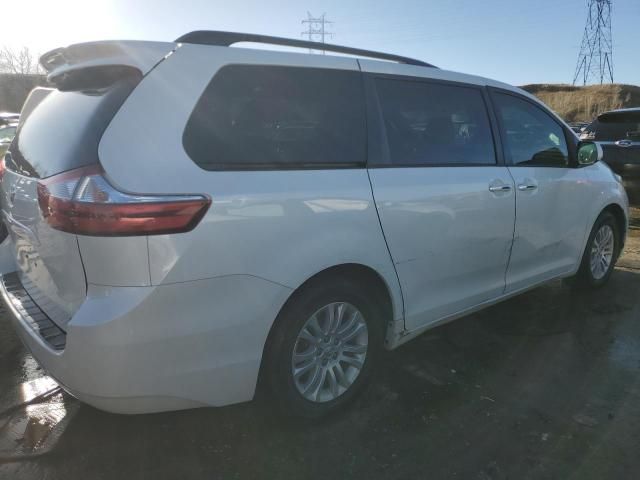 2017 Toyota Sienna XLE