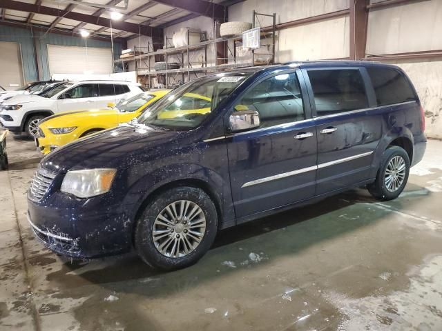 2013 Chrysler Town & Country Touring L