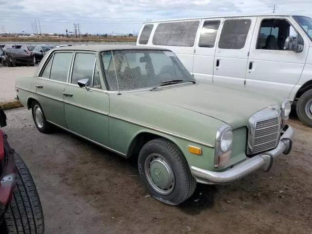 1973 Mercedes-Benz 1973 Mercedes Benz 220