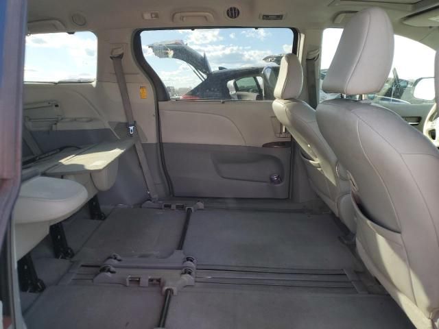 2014 Toyota Sienna XLE