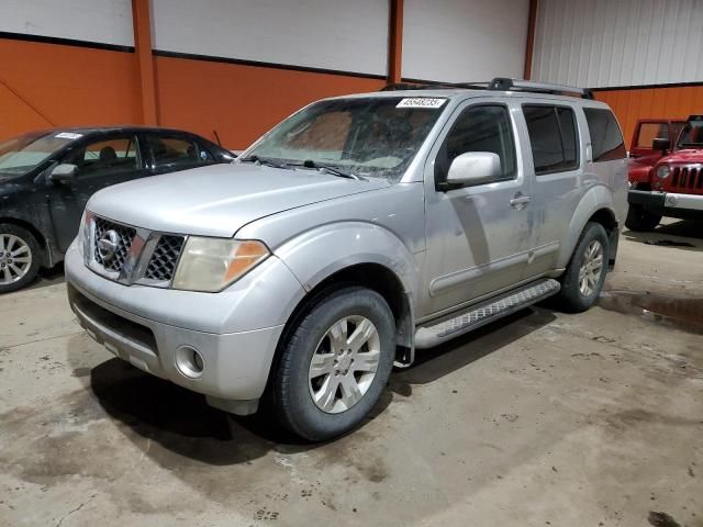 2005 Nissan Pathfinder LE