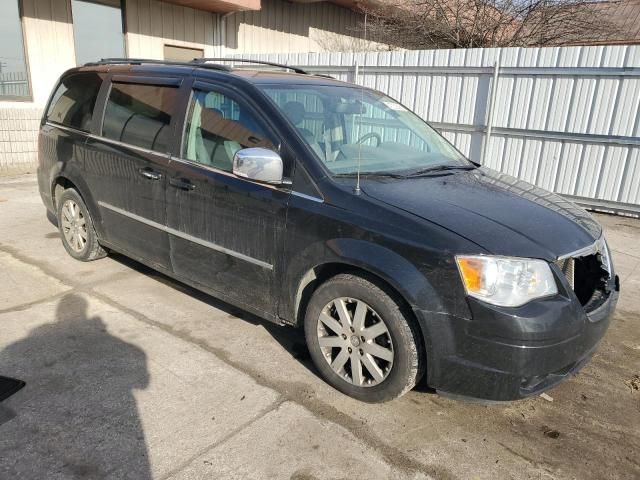 2010 Chrysler Town & Country Touring