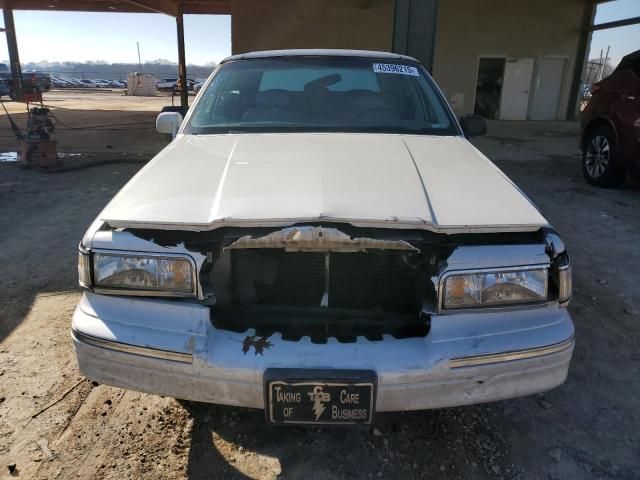 1997 Lincoln Town Car Signature