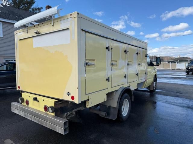 2021 Ford Econoline E450 Super Duty Cutaway Van