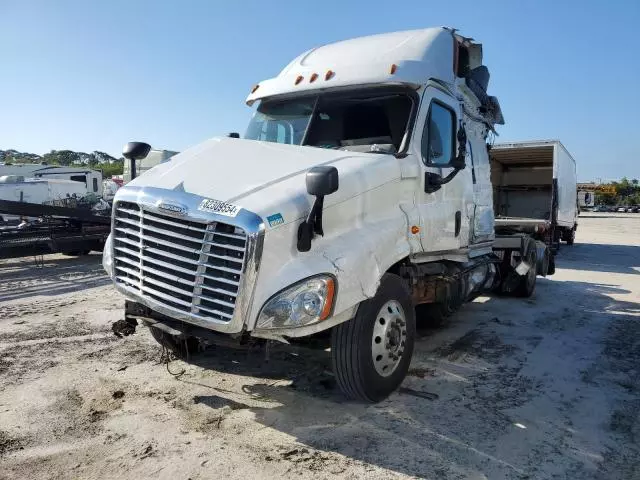 2016 Freightliner Cascadia 125