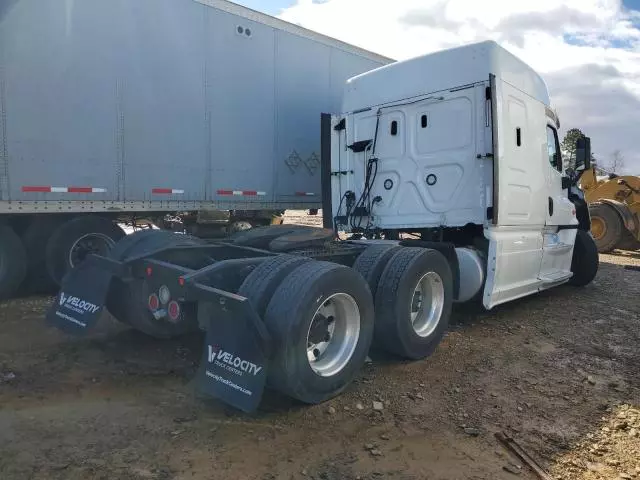 2018 Freightliner Cascadia 125