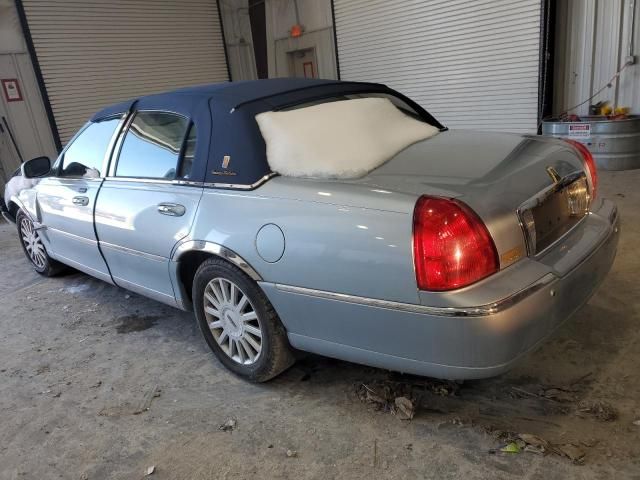 2005 Lincoln Town Car Signature